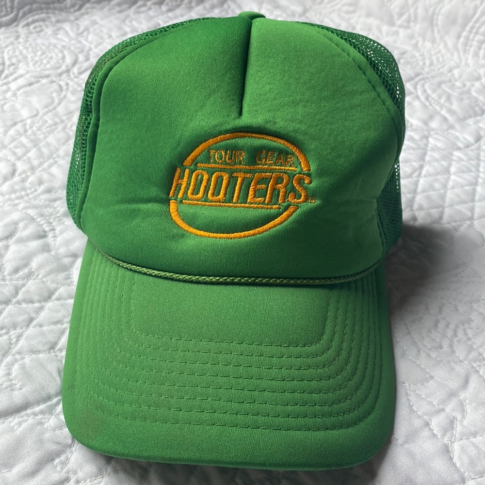 Hooters 🦉Trucker Ball Cap Adjustable